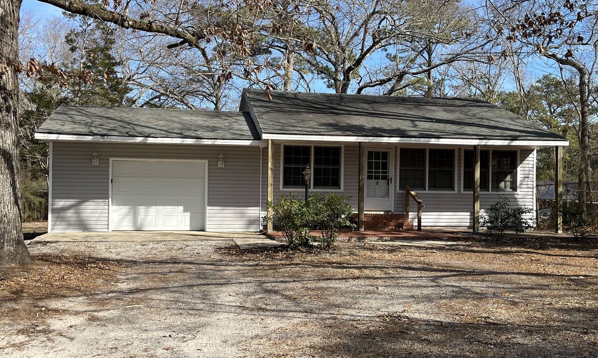 Minnesott Beach House | Fo'c'sle is close to golf and ferry!