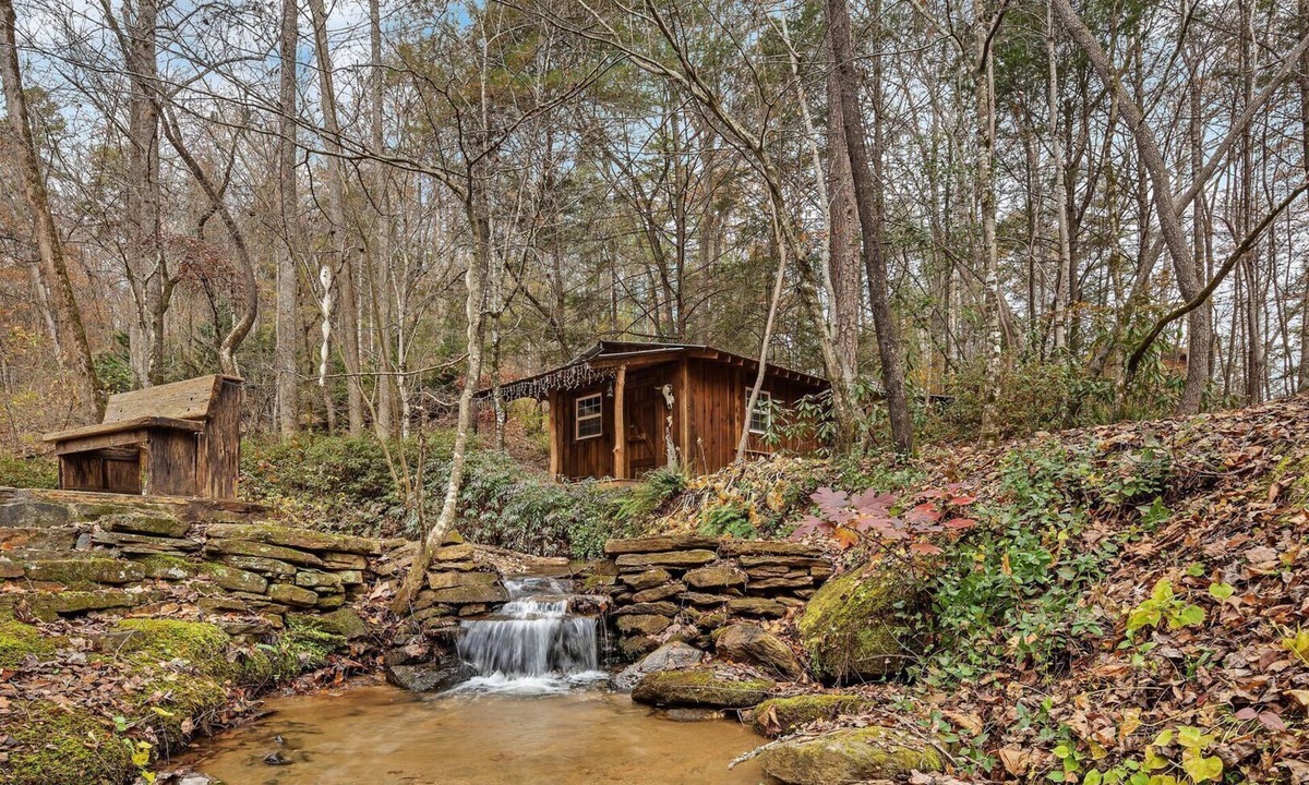 Lake Lure Cabin | Footbridge Falls - Mr Lake Lure Vacation Rentals