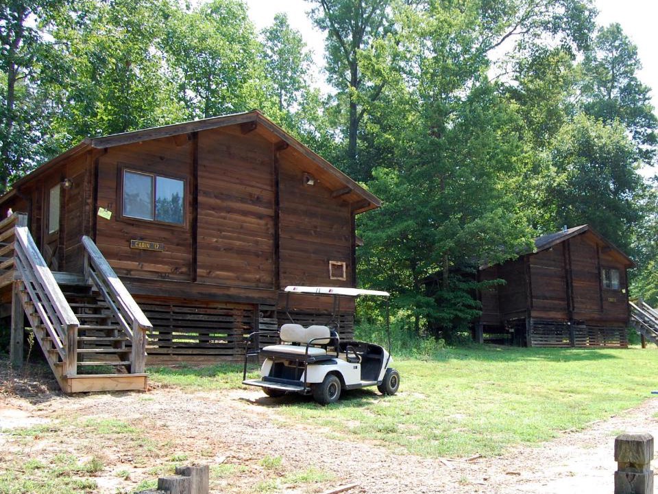 Advance Resort | Forest Lake Camping Resort Cabin 18