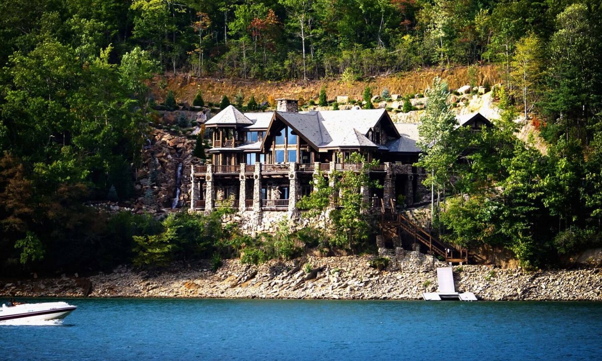 Topton Cabin | Forge Lake Lodge: Beautiful Lakefront Home that Sleeps 28