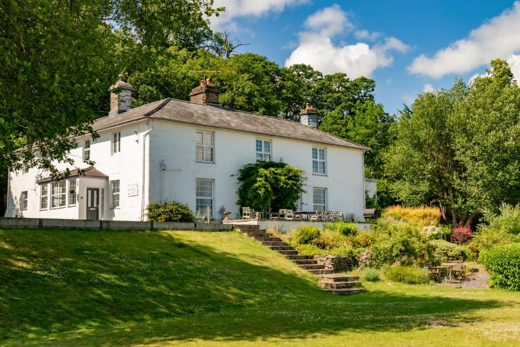 Bala House | Fron Dderw