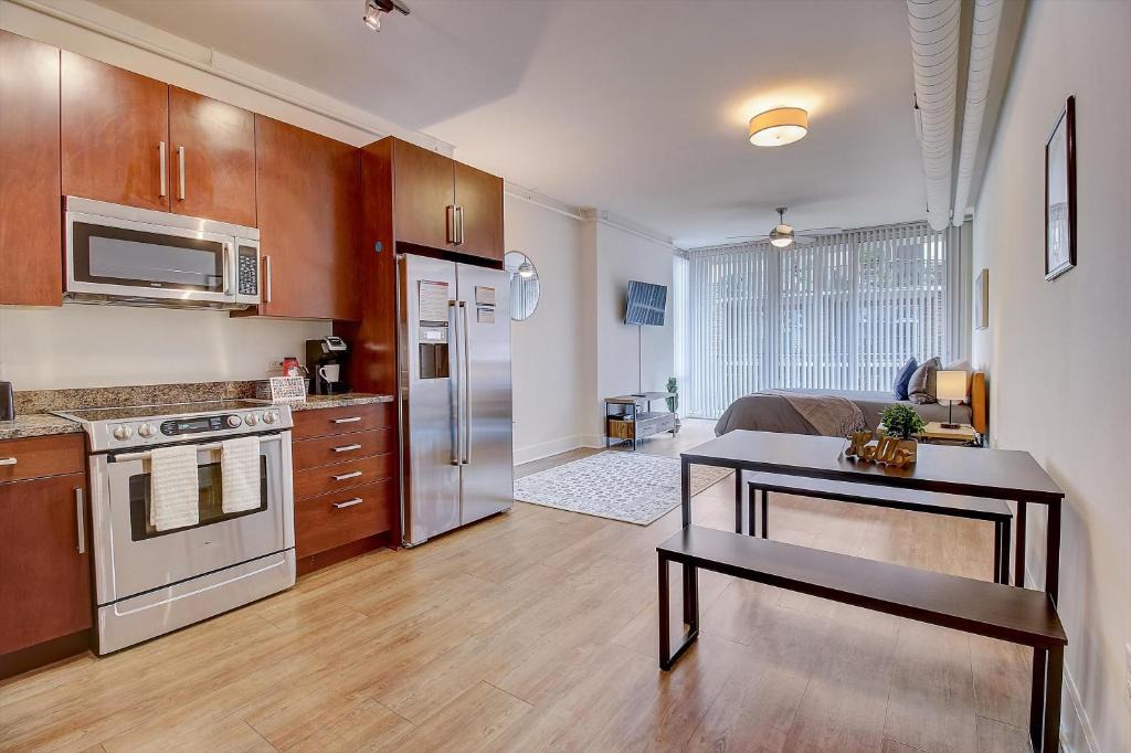 Fourth Ward Apartment | FRONTDESK The VUE Apts Uptown Charlotte