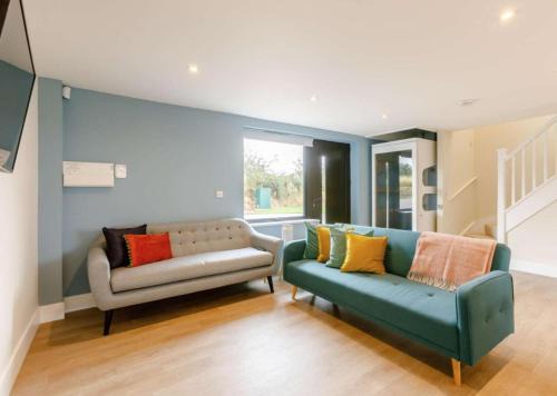 Moreton Valence House | Fully Accessible-Disabled Adapted-Hot Tub-Pets