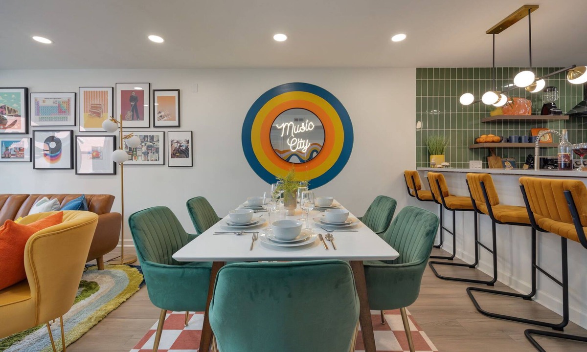 Rutledge Hill House | Funky Town - Walkable to Nashville Attractions