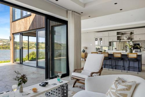 Combeinteignhead House | Gable View - Luxury Riverside Sanctuary