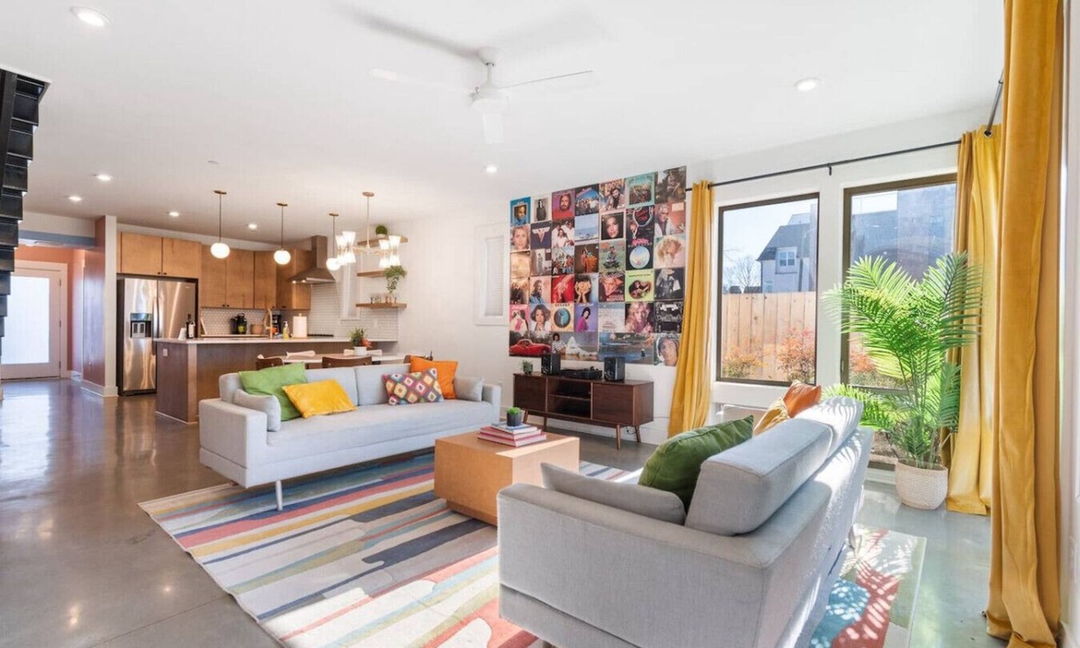 East Nashville Villa | Game On! 1Mi to Nissan Stadium