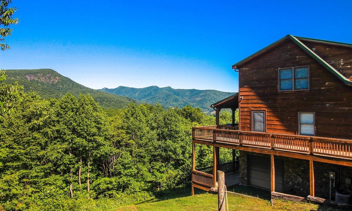 Buck Mountain Cabin | Game Room & A Cozy Cabin Awaits @ Rest Assured