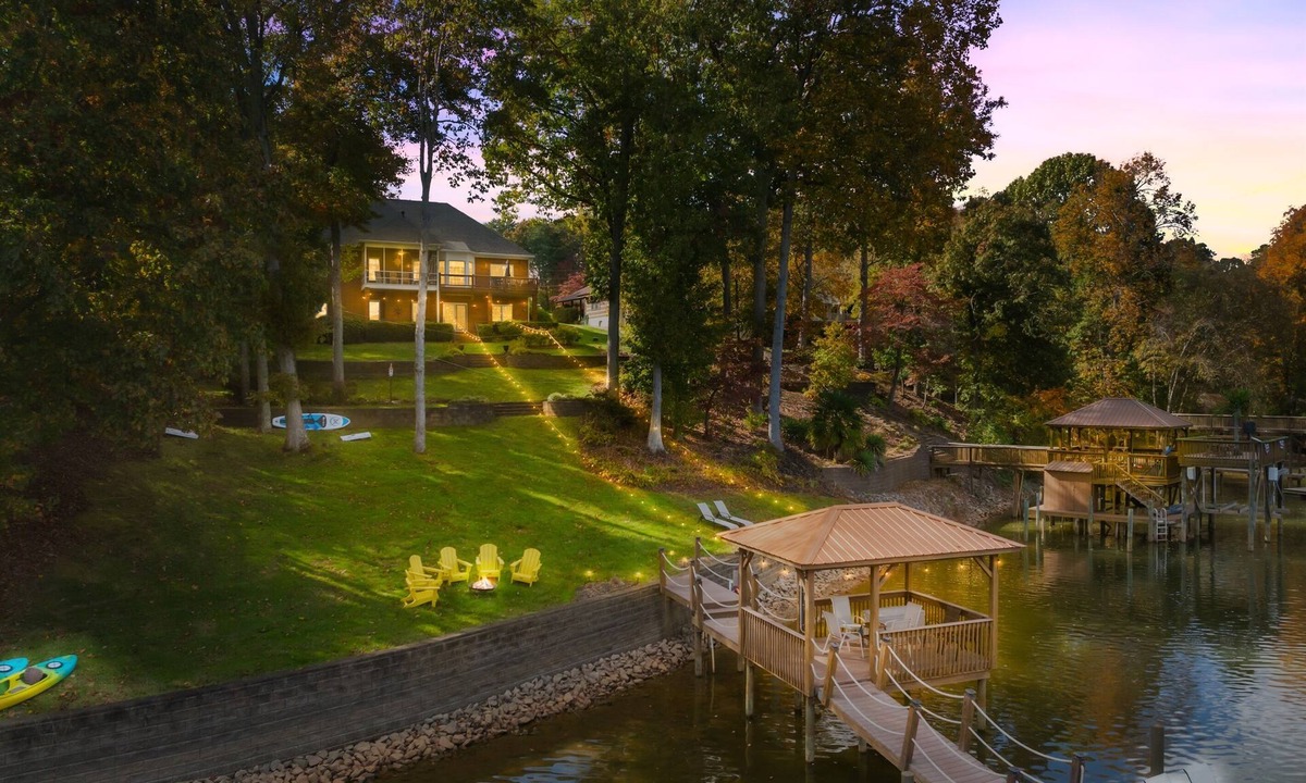 Sherrills Ford House | Game Room, Covered Dock, Kayaks, Firepit, 2 Kings