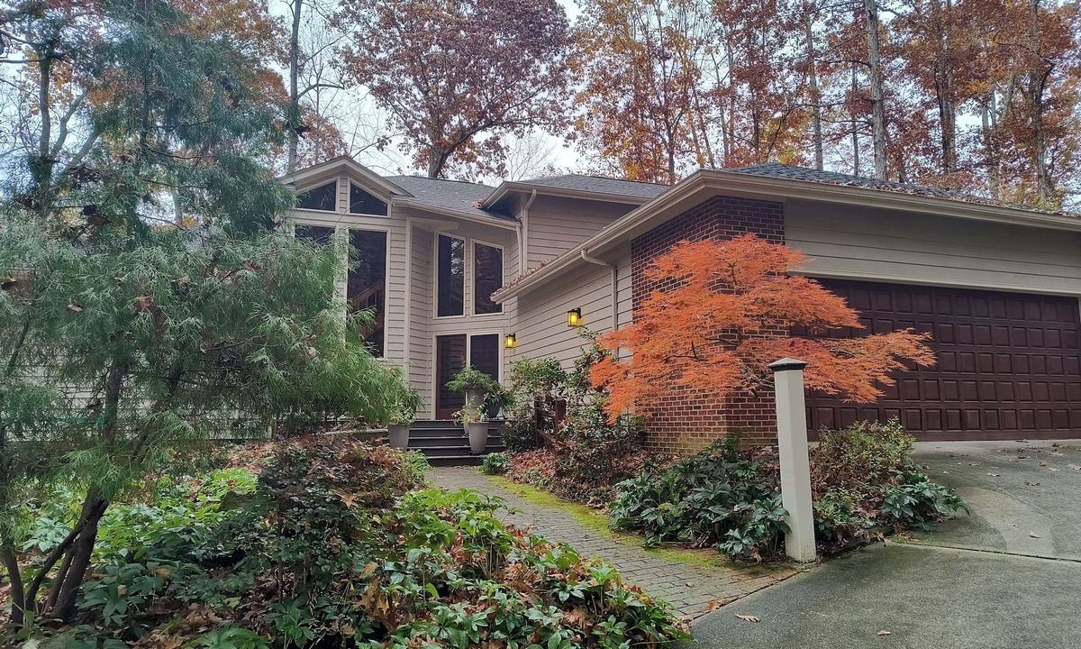 Chapel Hill Apartment | Garden Ensuite at the Chapel Hill Retreat Center