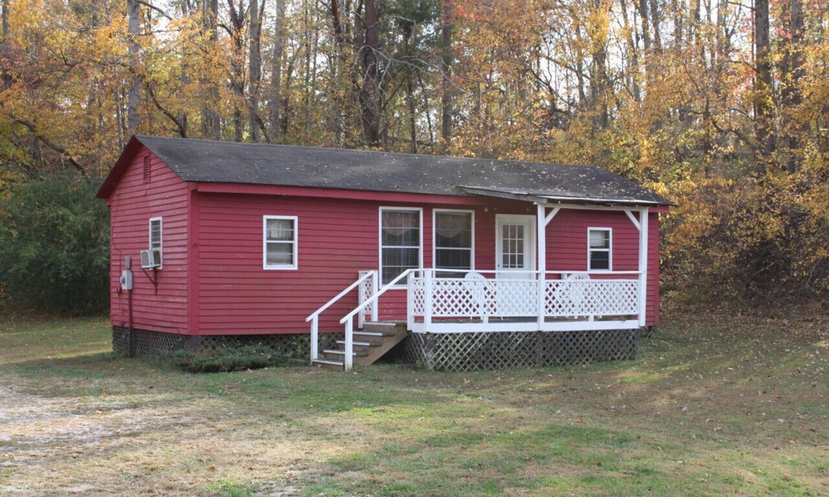 Waynesboro Cabin | Getaway to the Red House
