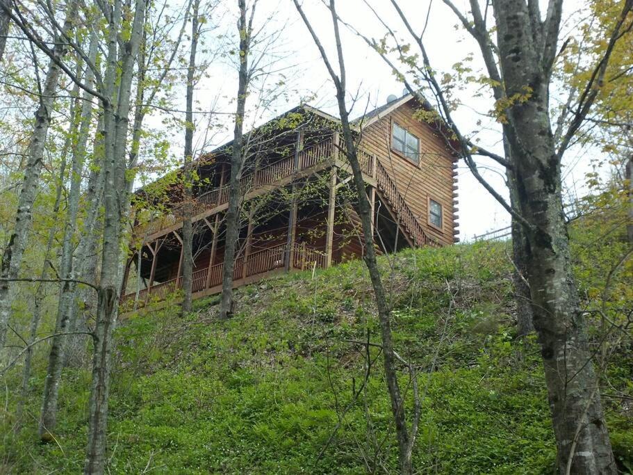 Settlers Ridge House | Glens of Antrim Mountain Cabin