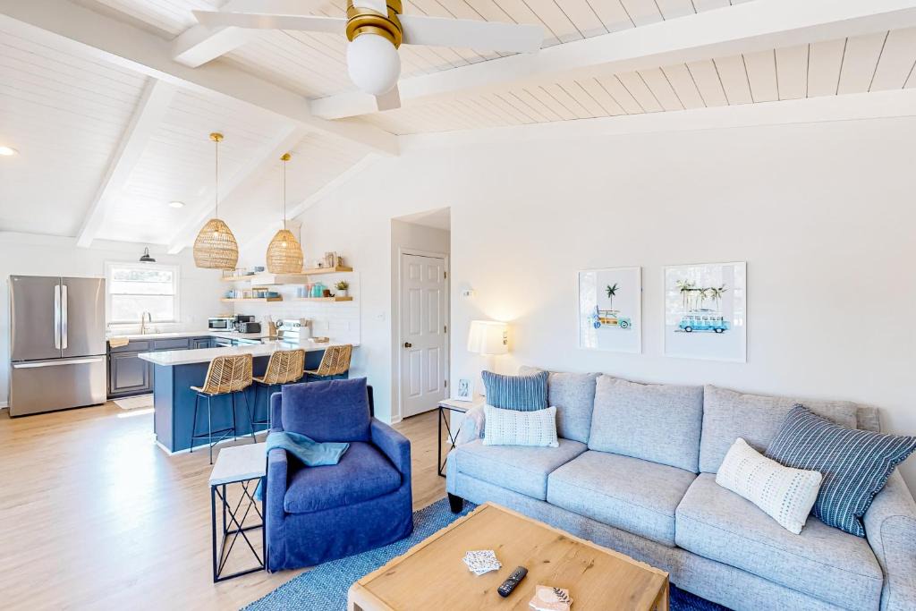 Tranquil Harbour House | Golden Oasis