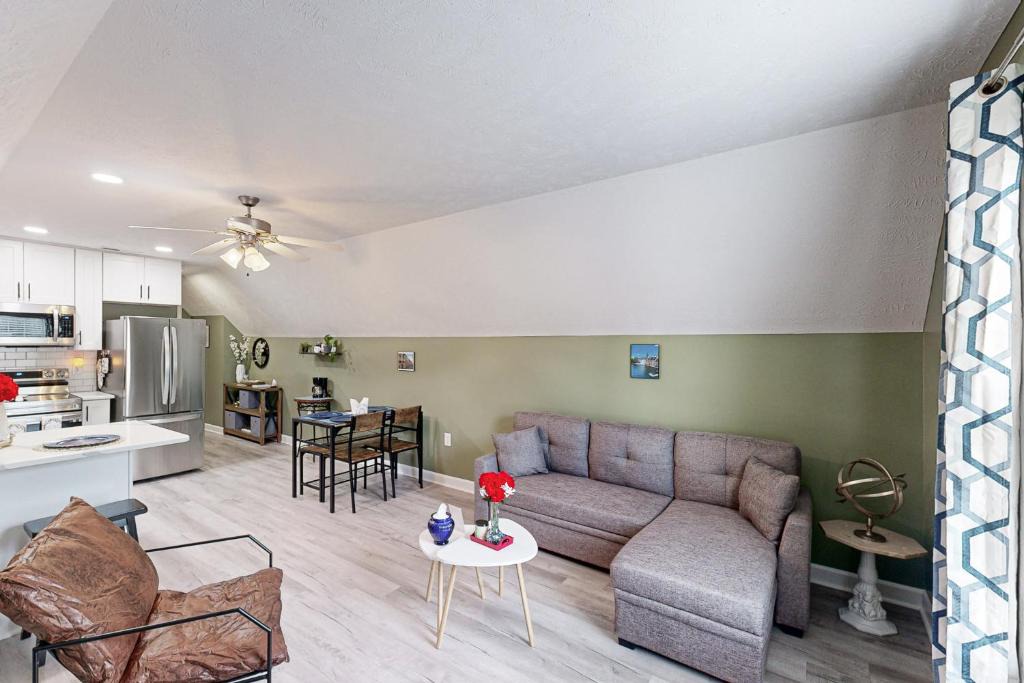 Cameron Apartment | Golf, Hike & Explore! ‘Tranquil Oasis’ in Cameron