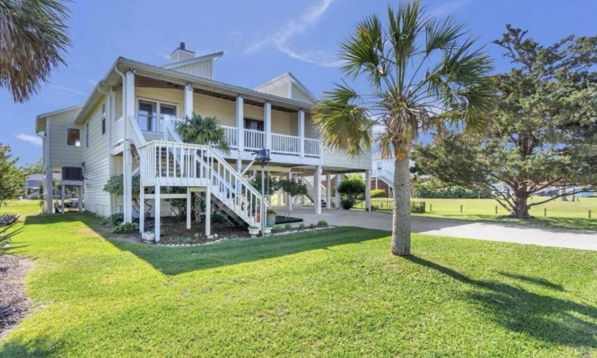 Cedar Point House | Gone Coastal- Tranquil 3 Bedroom House with access to the White Oak River