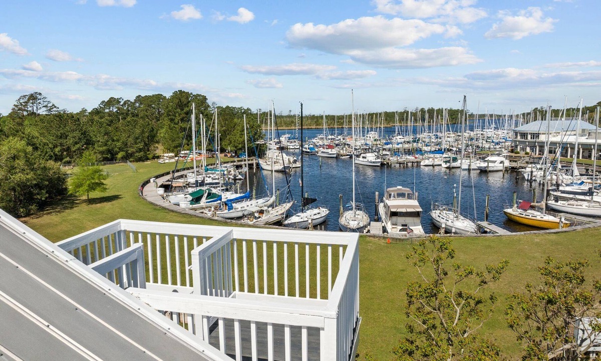 Fairfield Harbour House | Gorgeous Marina Views!