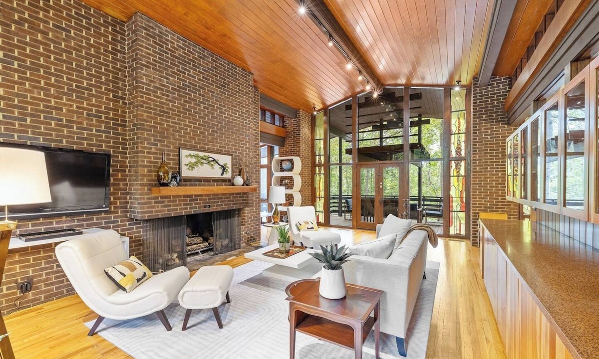 Chapel Hill House | Gorgeous Mid-Century Home with Pool
