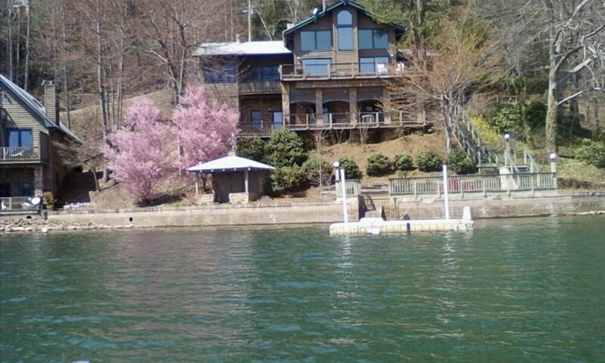 Santeetlah House | Gorgeous Mountain Home - Lakefront Property