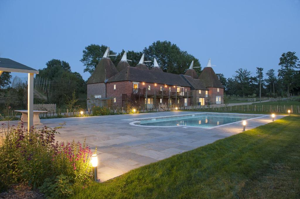 Stonegate House | Goudhurst Oast by Bloom Stays