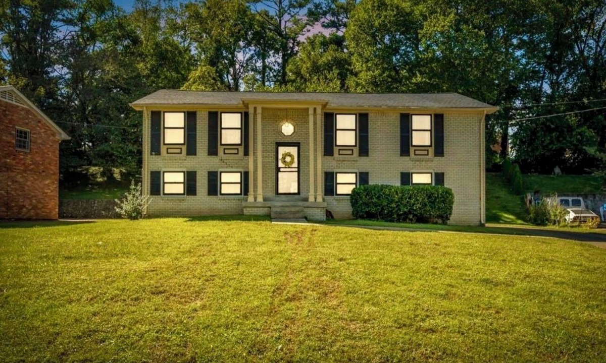 Nashville Bed & Breakfast | Grace-Land in Nashville 2 miles to airport, 20 minutes to Broadway