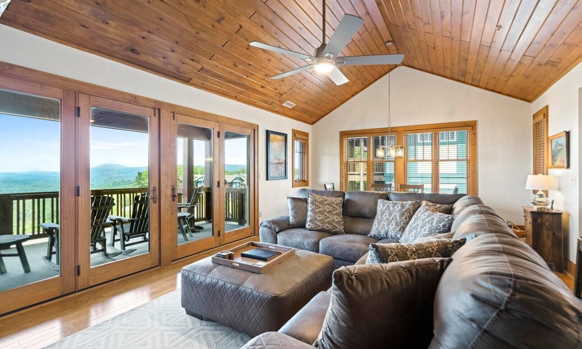 Banner Elk Condo | Grand Oaks RL6 -Mountain Views, Gated Resort, Indoor/Outdoor Pools and Hot Tub, Fitness Area, Fis.