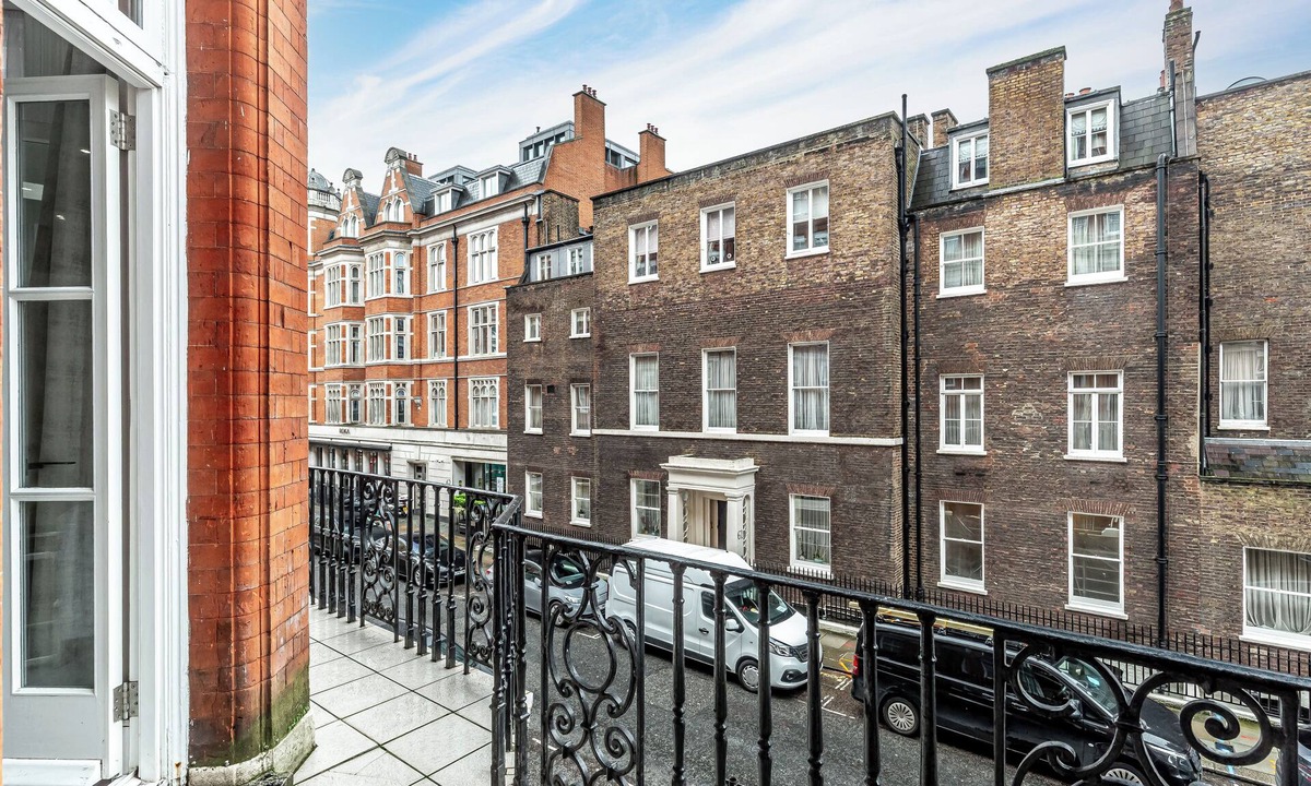 City of Westminster Apartment | Green Street by Aeria Apartments