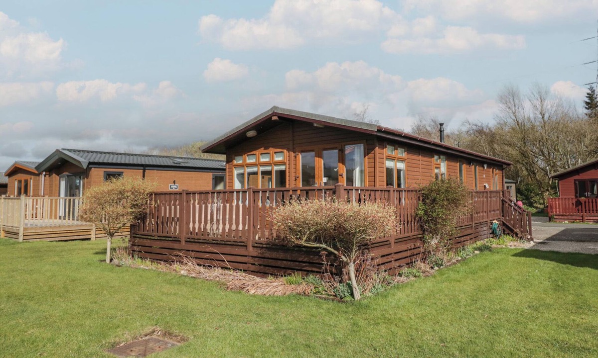 Yealand Conyers Cottage | GRESSINGHAM VIEW LODGE, pet friendly, with a garden in Carnforth