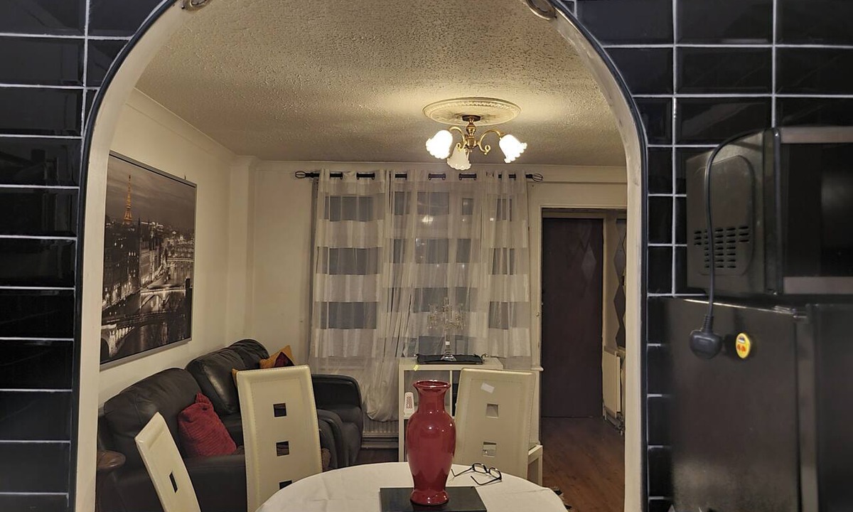 Edgware Apartment | Ground Floor 1-bed Flat, Parking, Edgware
