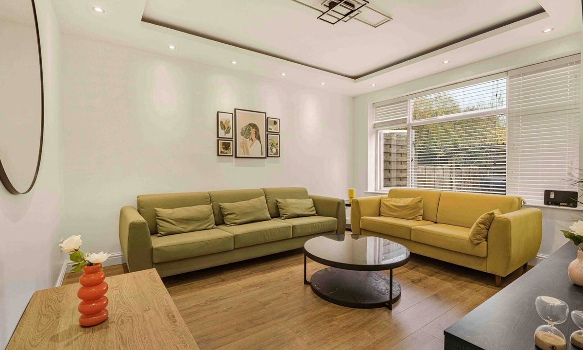 Cheetham Hill House | GuestReady - Charming Retreat with Private Patio