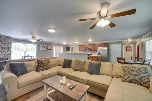 Groveoak House | Guntersville Lake House: Boat Ramp Access!