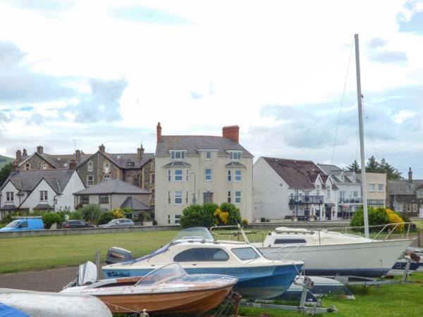 Llanfairfechan Apartment | Gwylanedd Two