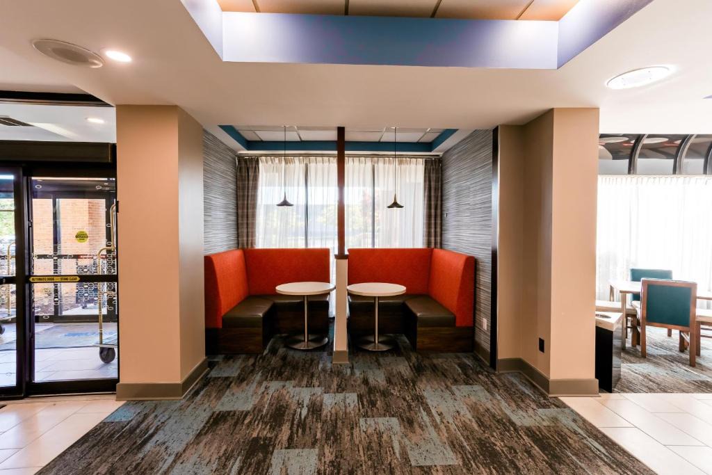 Lakeview Hotel | Hampton Inn Manassas