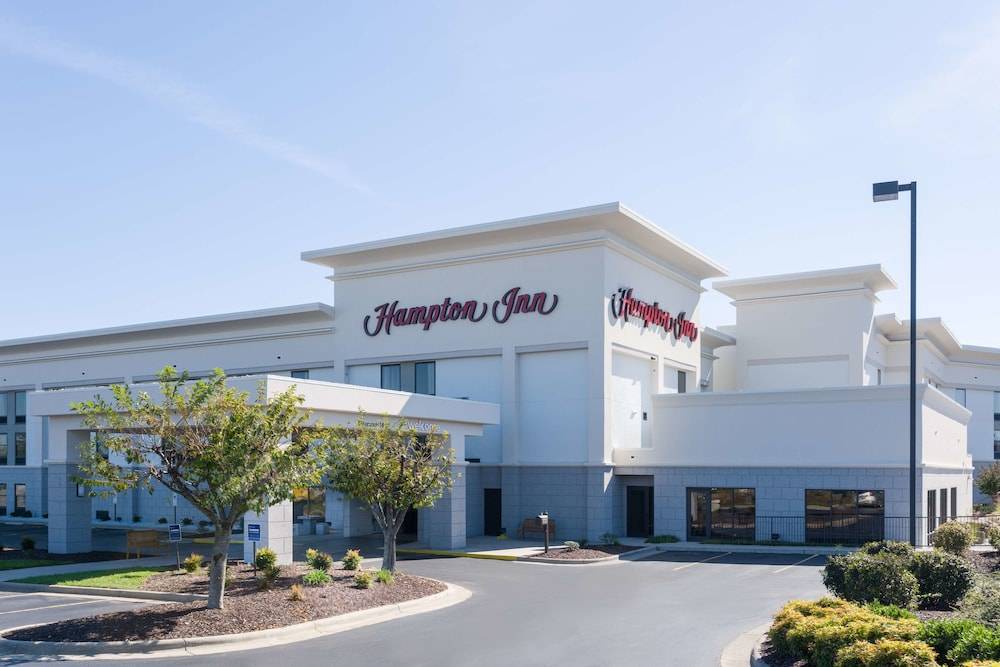 Mount Airy Hotel | Hampton Inn Mount Airy