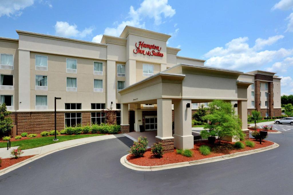 Huntersville Hotel | Hampton Inn & Suites Huntersville