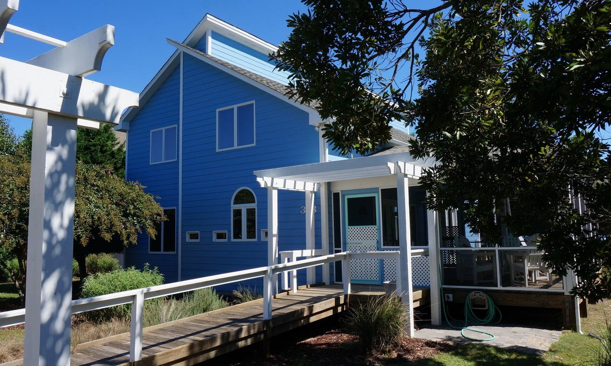 Emerald Isle House | Handicap Friendly,golf cart,community pool,easy beach access,Spinnaker's Reach