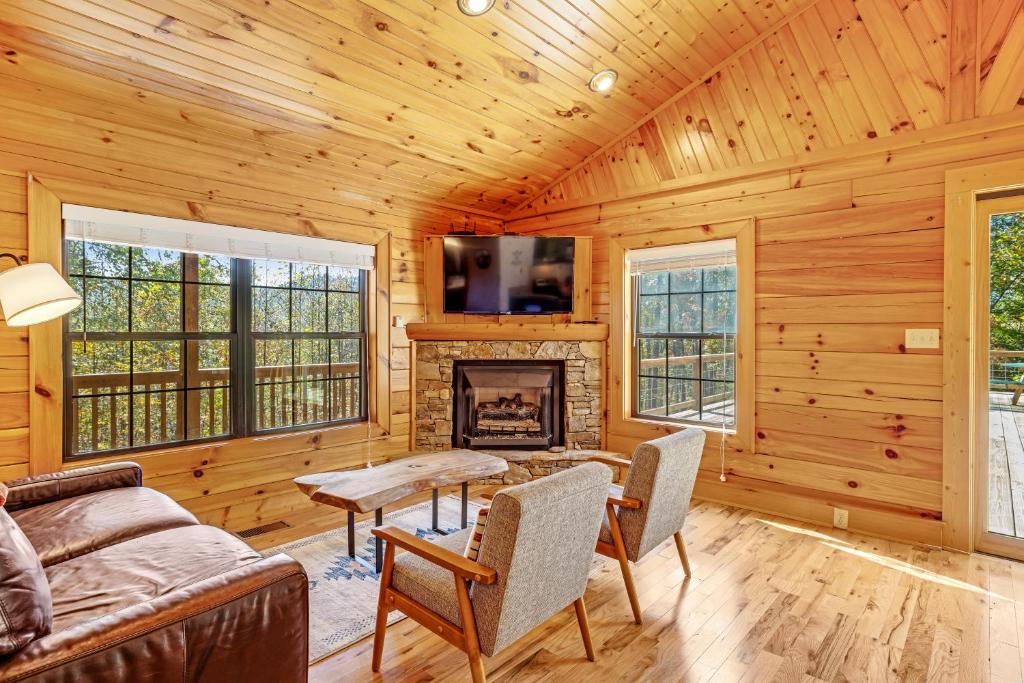 Bryson City House | Happy Top Hideaway