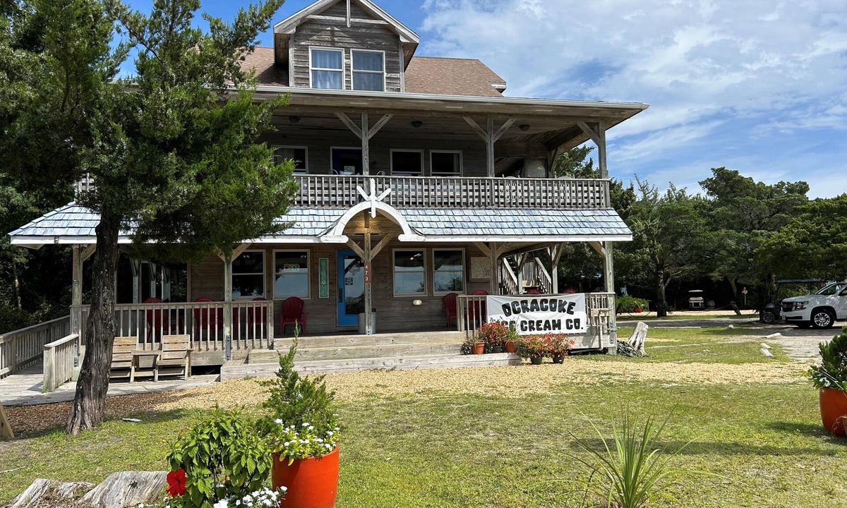 Ocracoke House | Harbor III: Views of the lighthouse and Silver Lake.