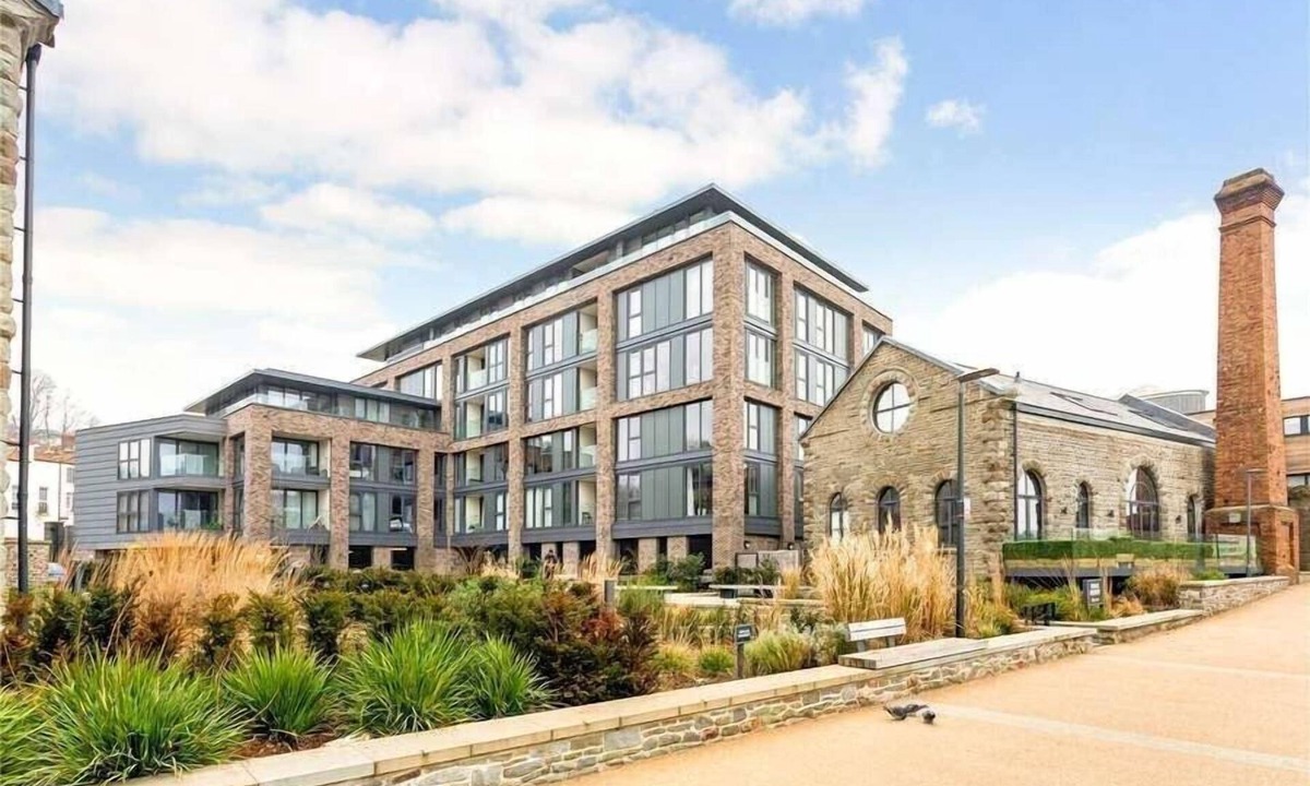 Canon's Marsh Apartment | Harbourside Hideaway - Superb Flat With Terrace