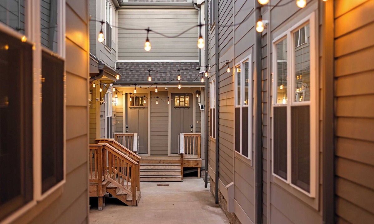 Chestnut Hill Cottage | Hart Suite 9 by Avantstay Gorgeous Town House w/Modern Amenities in Nashville!