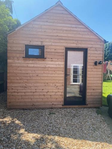 Claypole Apartment | Harvey Hideaway