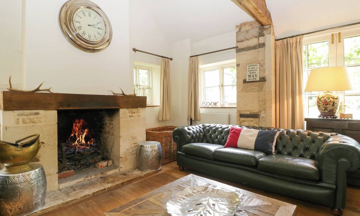 Brimpsfield Cottage | Hazel Manor Wing