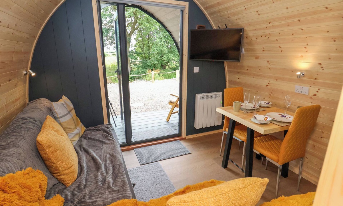 Oswestry Cottage | Heron Pod