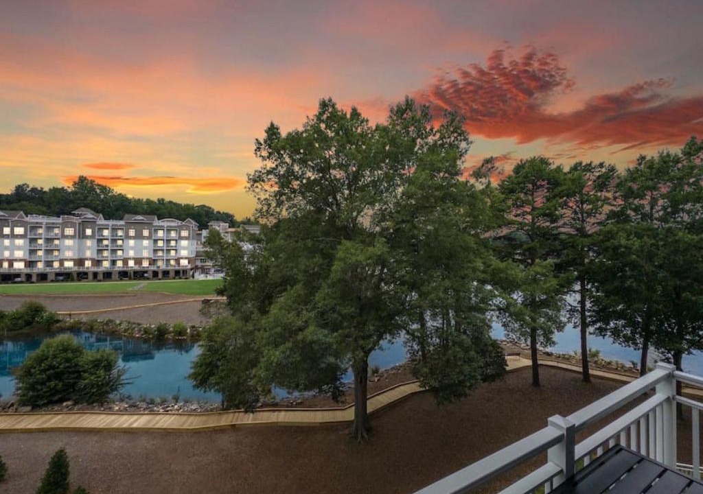 Mount Mourne Apartment | Herons Cove LakeFront