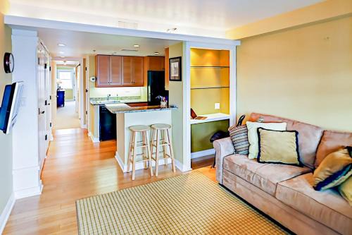 Downtown Asheville Apartment | Hiawassee E302