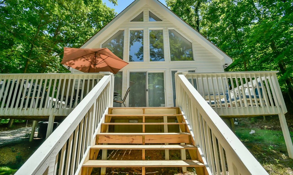 Roxboro House | Hidden Haven - Hot Tub, Outdoor Shower & Firepit