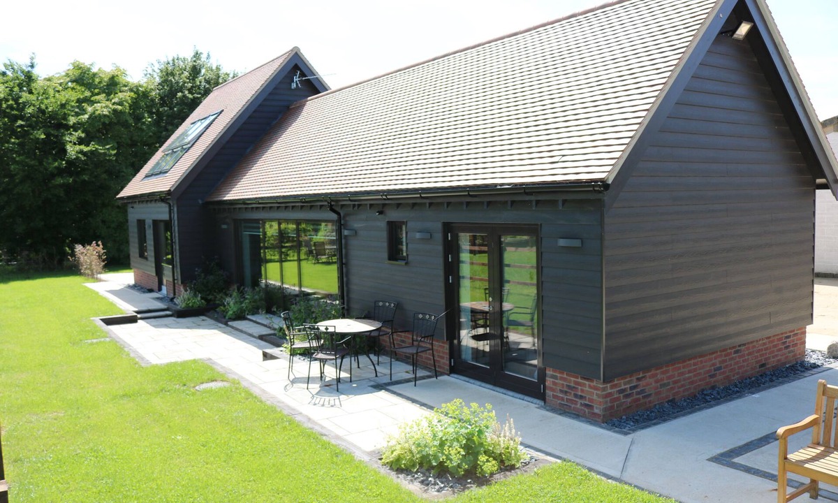 Bourn House | High quality barn conversion near Cambridge to enjoy countryside & city