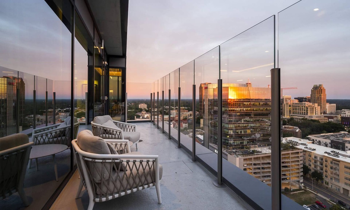 Glenwood South Apartment | High-rise Apt Raleigh Free Parking Sunset View 2