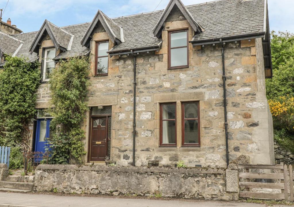 Kingussie House | Hillside East