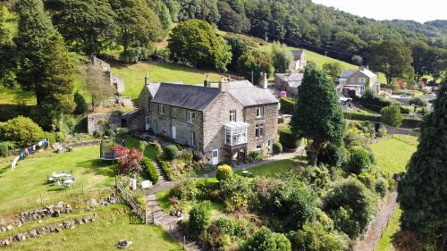 Beeley Apartment | Hillside Haven, panoramic views Nr Bakewell