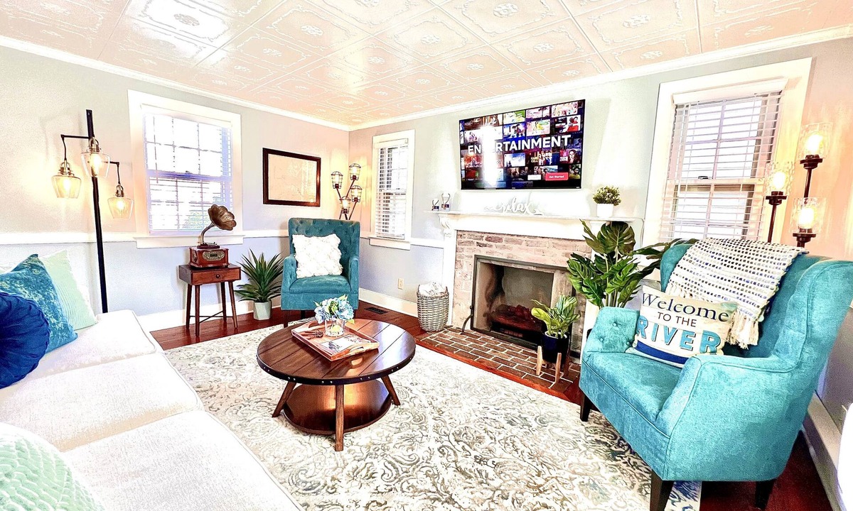 New Bern House | Historic Alston-Charlotte Cottage in Downtown New Bern!