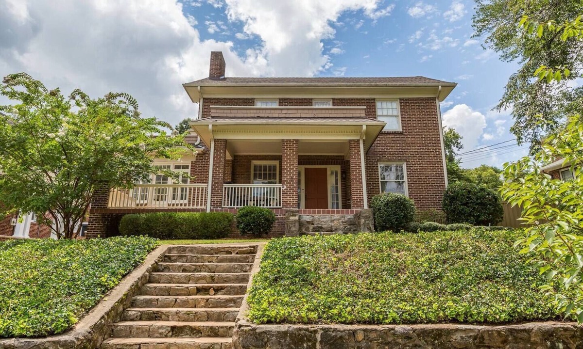 Winston - Salem House | Historic Beauty: 5BR Home with Yard Near Hospital